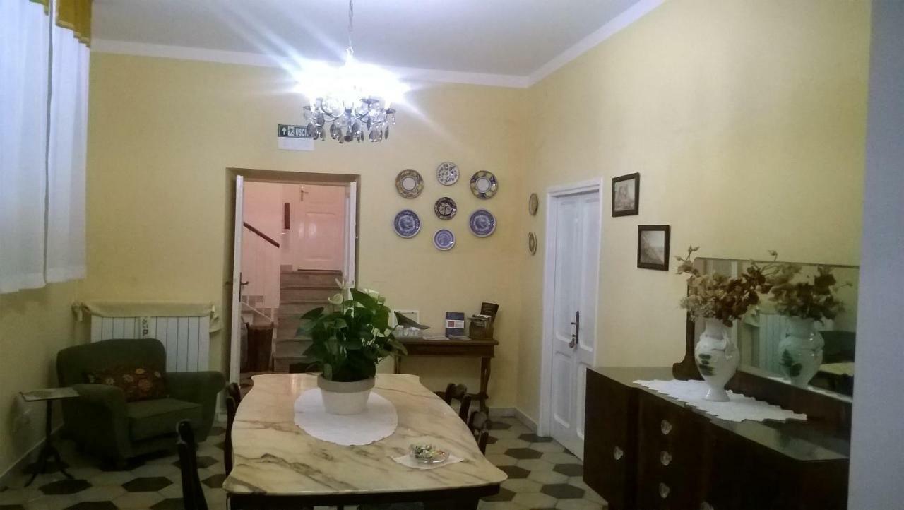 テッラチーナ Angelina Antica Dimora Bed & Breakfast エクステリア 写真